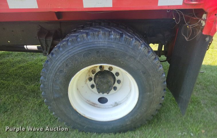 image for item LQ9238 1992 International 4700  truck with tree spade