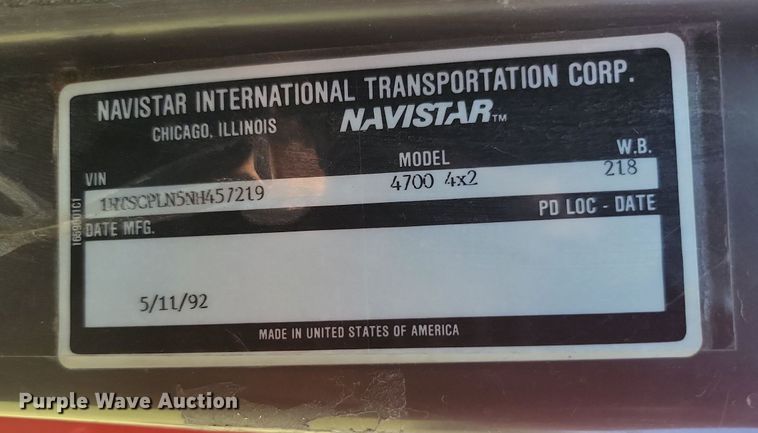 image for item LQ9238 1992 International 4700  truck with tree spade