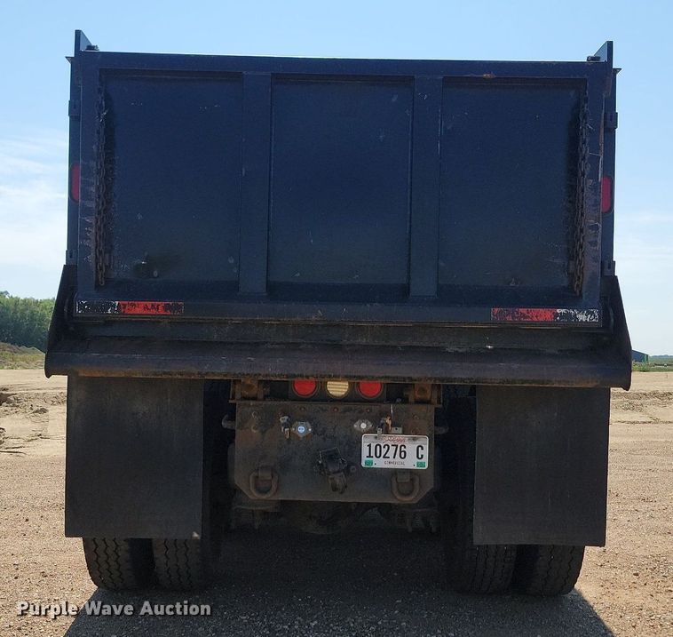 image for item LQ9240 2013 Peterbuilt 367  dump truck