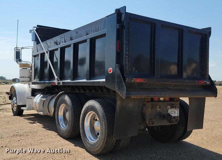 image for item LQ9240 2013 Peterbuilt 367  dump truck