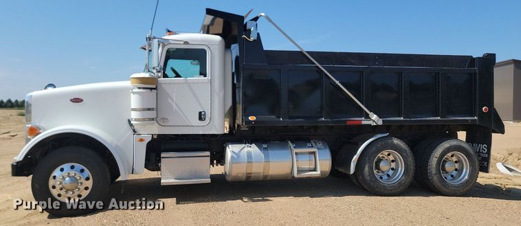 image for item LQ9240 2013 Peterbuilt 367  dump truck