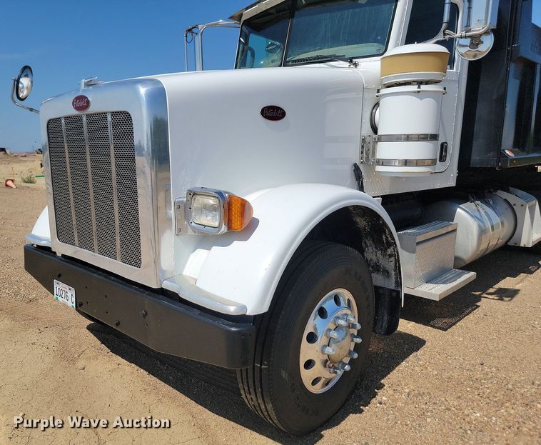 image for item LQ9240 2013 Peterbuilt 367  dump truck