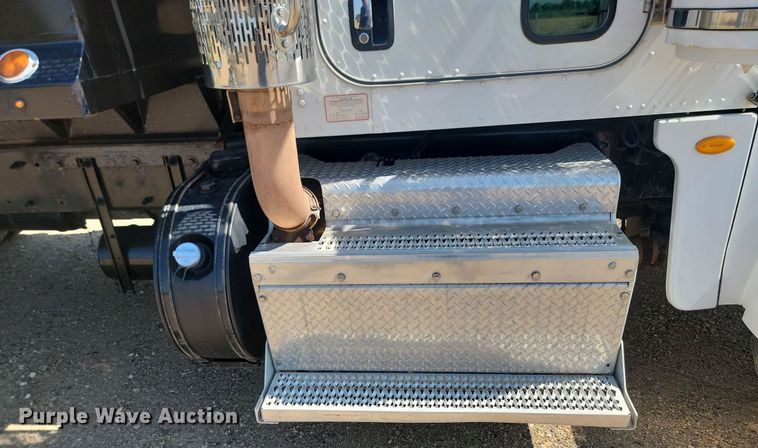 image for item LQ9240 2013 Peterbuilt 367  dump truck