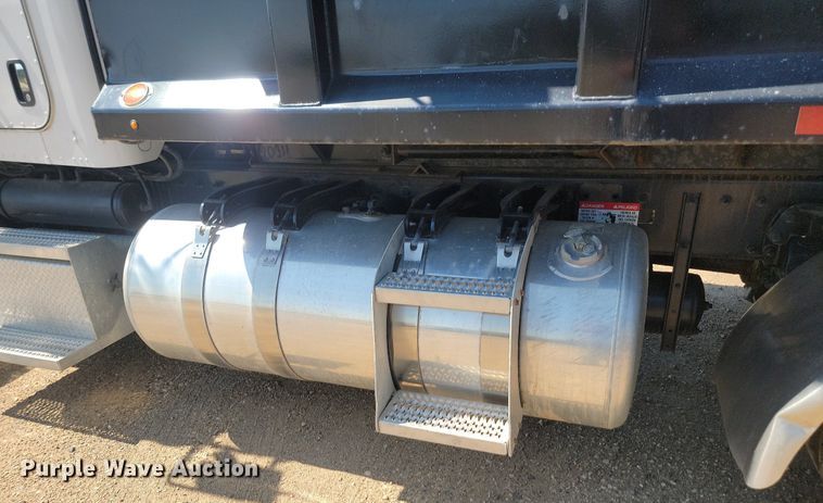 image for item LQ9240 2013 Peterbuilt 367  dump truck