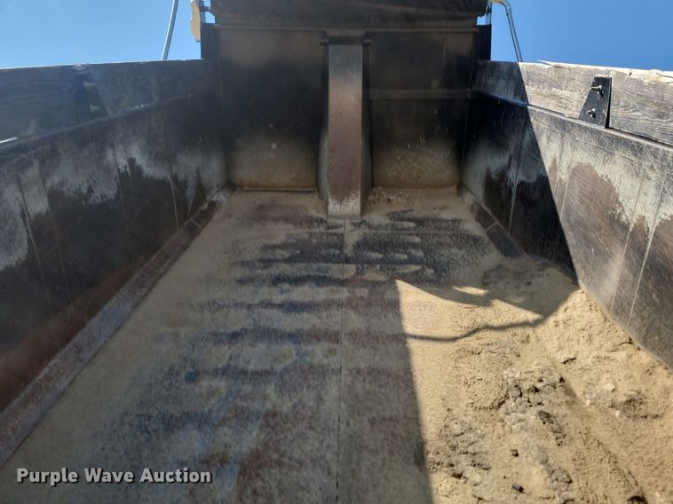 image for item LQ9240 2013 Peterbuilt 367  dump truck