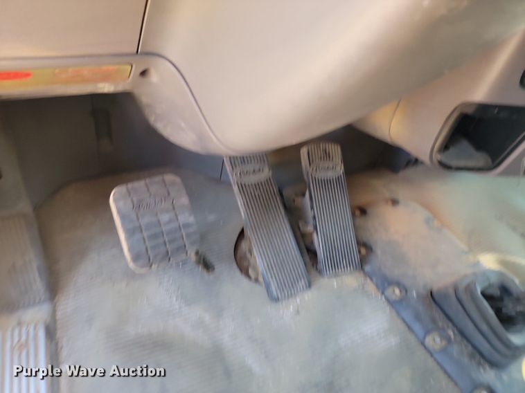 image for item LQ9240 2013 Peterbuilt 367  dump truck