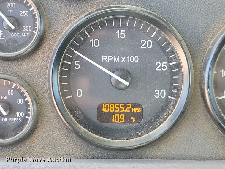 image for item LQ9240 2013 Peterbuilt 367  dump truck