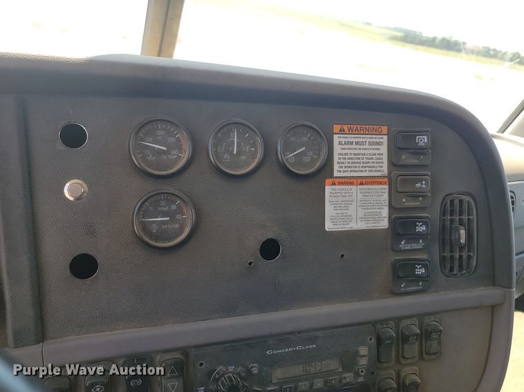 image for item LQ9240 2013 Peterbuilt 367  dump truck