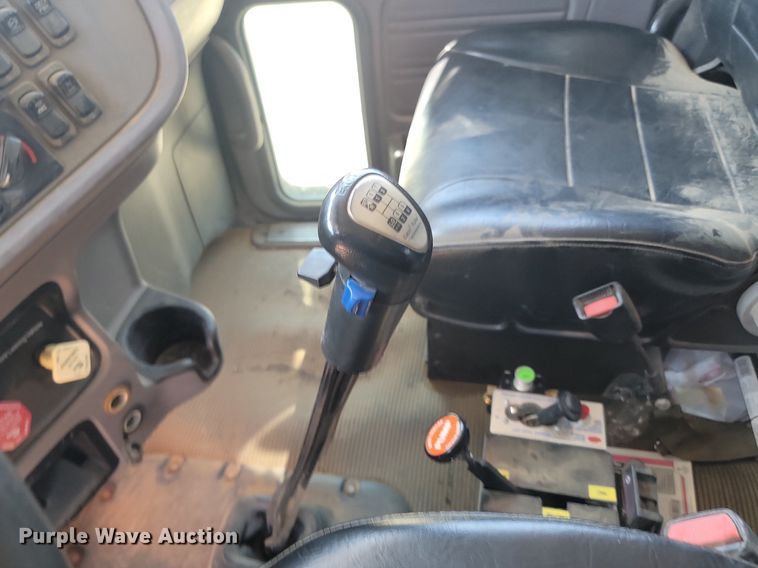 image for item LQ9240 2013 Peterbuilt 367  dump truck