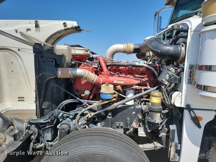 image for item LQ9240 2013 Peterbuilt 367  dump truck