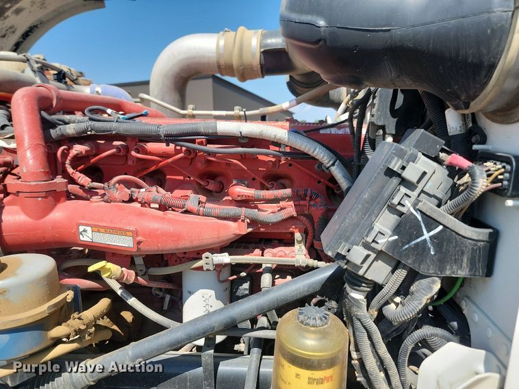 image for item LQ9240 2013 Peterbuilt 367  dump truck