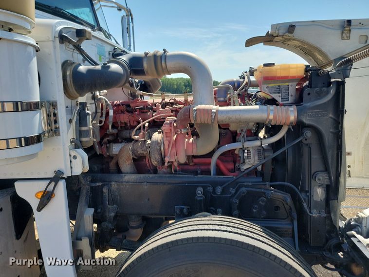 image for item LQ9240 2013 Peterbuilt 367  dump truck