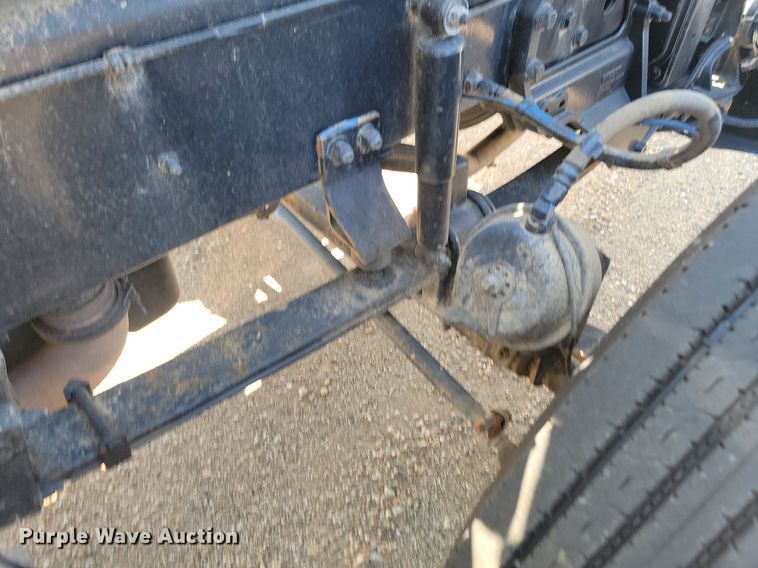 image for item LQ9240 2013 Peterbuilt 367  dump truck