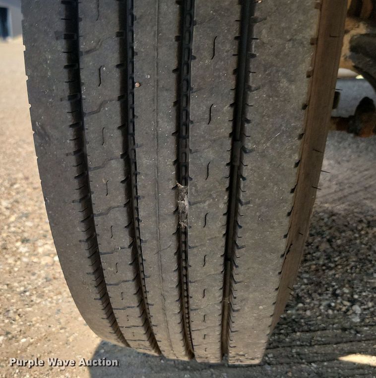 image for item LQ9240 2013 Peterbuilt 367  dump truck