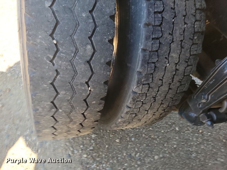 image for item LQ9240 2013 Peterbuilt 367  dump truck