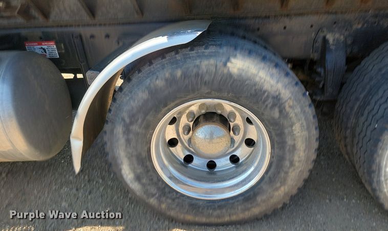 image for item LQ9240 2013 Peterbuilt 367  dump truck