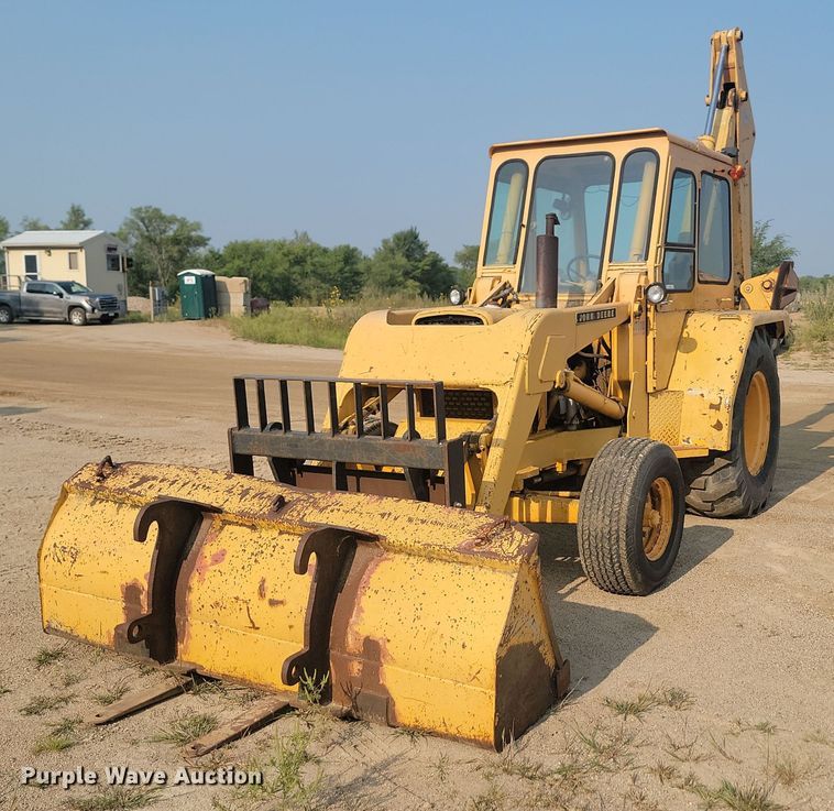 image for item LQ9241 John Deere 500 Series B  backhoe