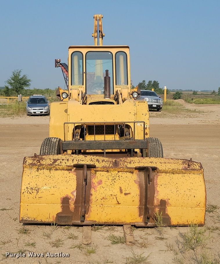 image for item LQ9241 John Deere 500 Series B  backhoe