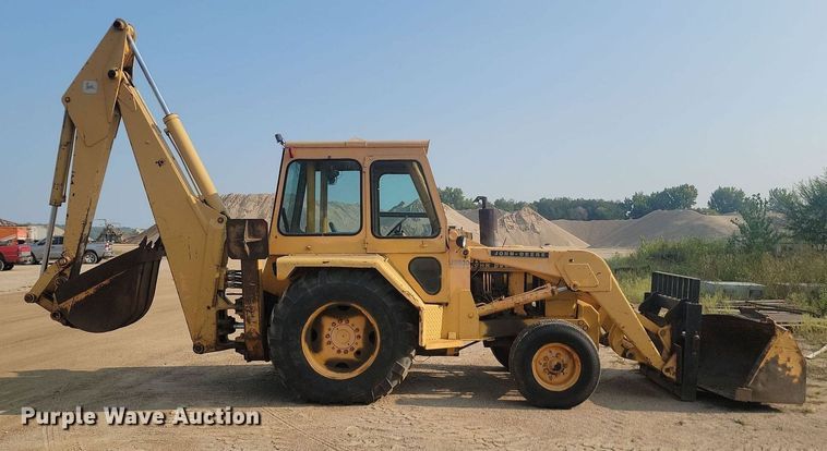 image for item LQ9241 John Deere 500 Series B  backhoe
