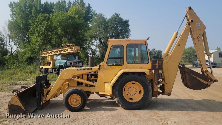 image for item LQ9241 John Deere 500 Series B  backhoe