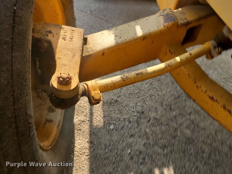 image for item LQ9241 John Deere 500 Series B  backhoe