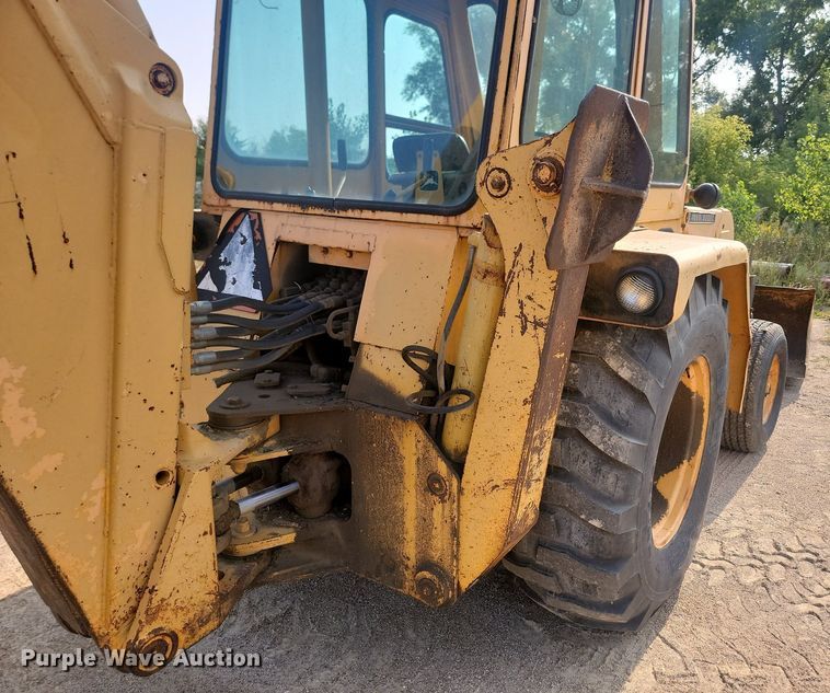 image for item LQ9241 John Deere 500 Series B  backhoe