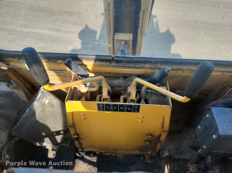 image for item LQ9241 John Deere 500 Series B  backhoe