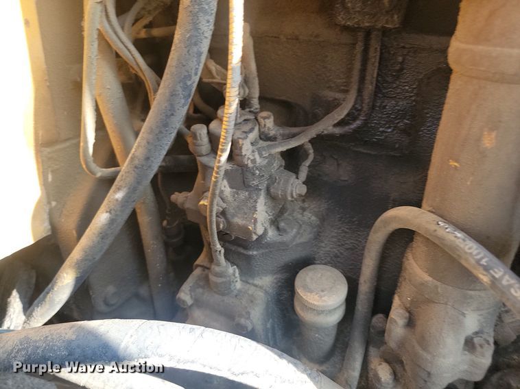 image for item LQ9241 John Deere 500 Series B  backhoe