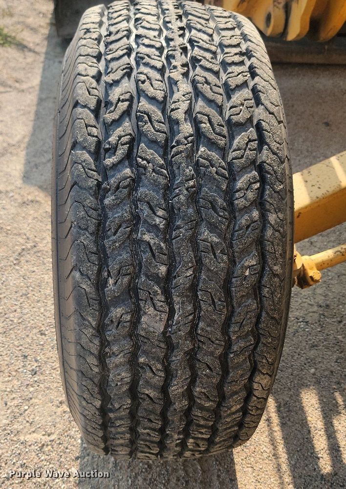 image for item LQ9241 John Deere 500 Series B  backhoe