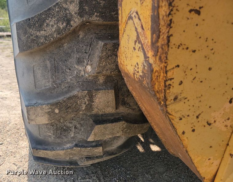 image for item LQ9241 John Deere 500 Series B  backhoe