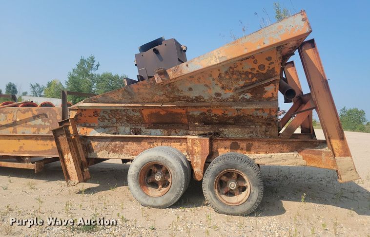 image for item LQ9243 Eagle  44" W sand screw