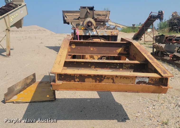 image for item LQ9243 Eagle  44" W sand screw