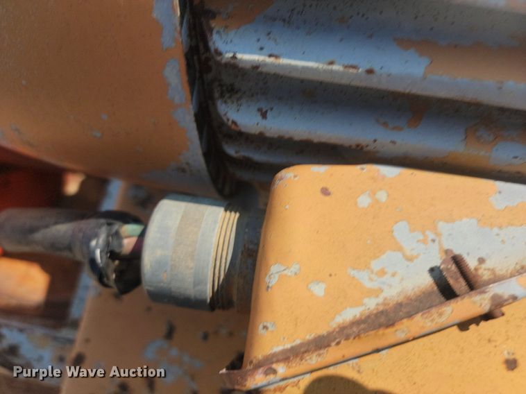 image for item LQ9243 Eagle  44" W sand screw