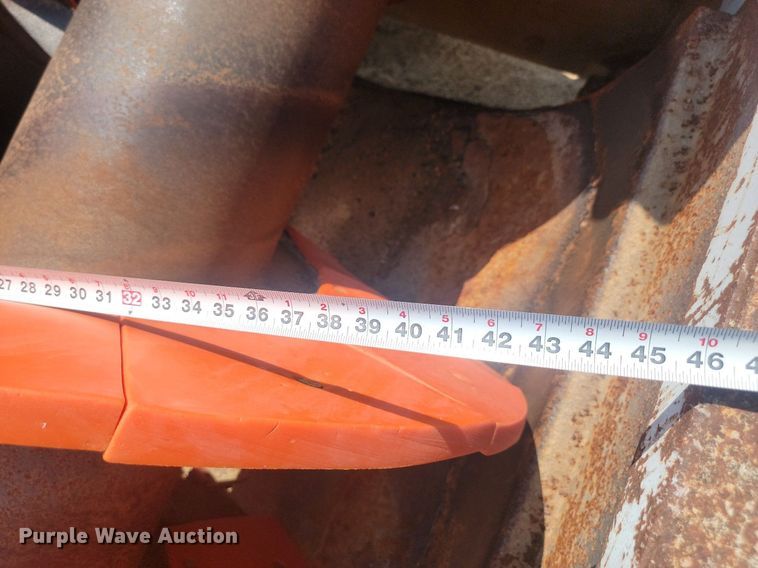 image for item LQ9243 Eagle  44" W sand screw