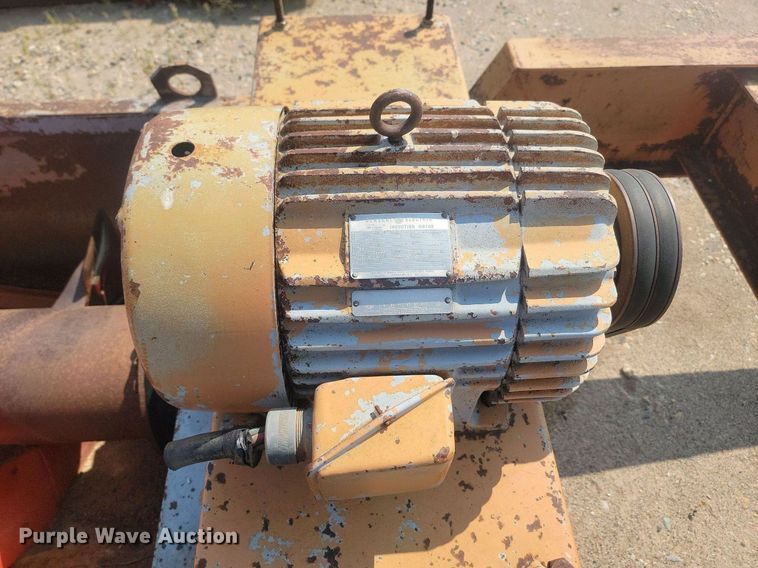 image for item LQ9243 Eagle  44" W sand screw