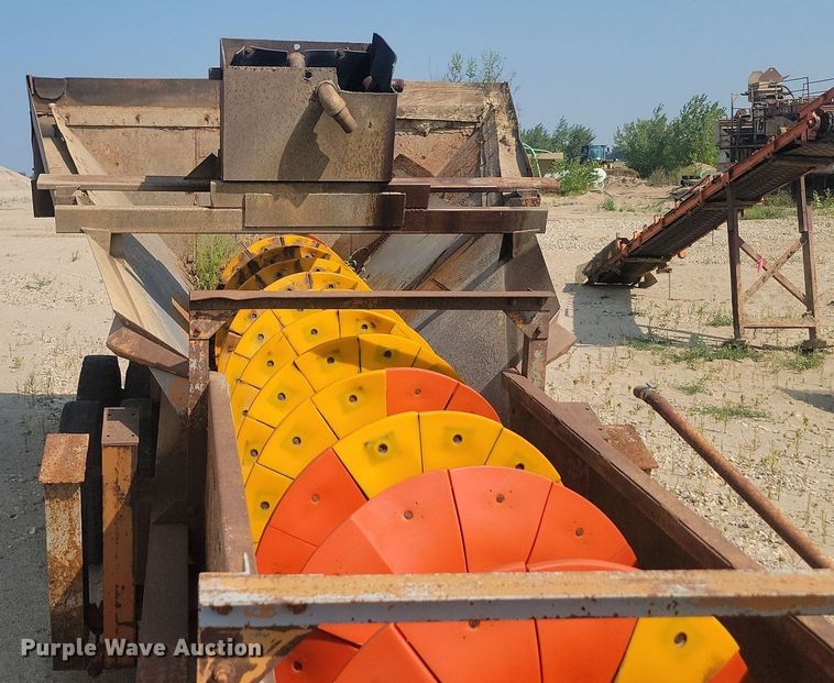 image for item LQ9243 Eagle  44" W sand screw