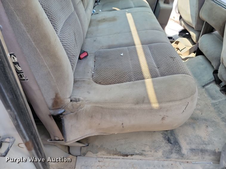 image for item LQ9253 2001  Ford F350 Super Duty  Crew cab flatbed pickup truck