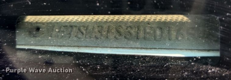 image for item LQ9253 2001  Ford F350 Super Duty  Crew cab flatbed pickup truck