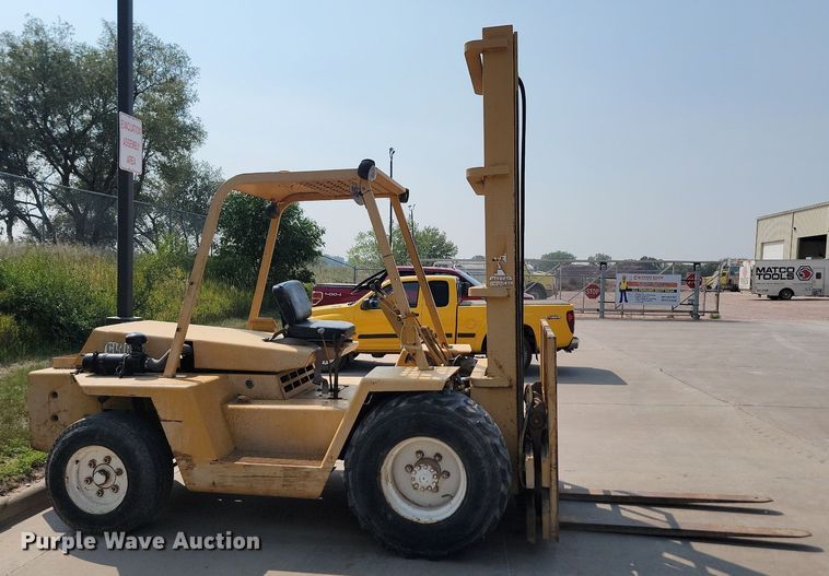 image for item LQ9254 Clark  forklift