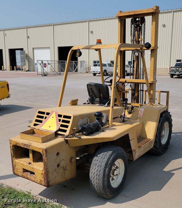 image for item LQ9254 Clark  forklift