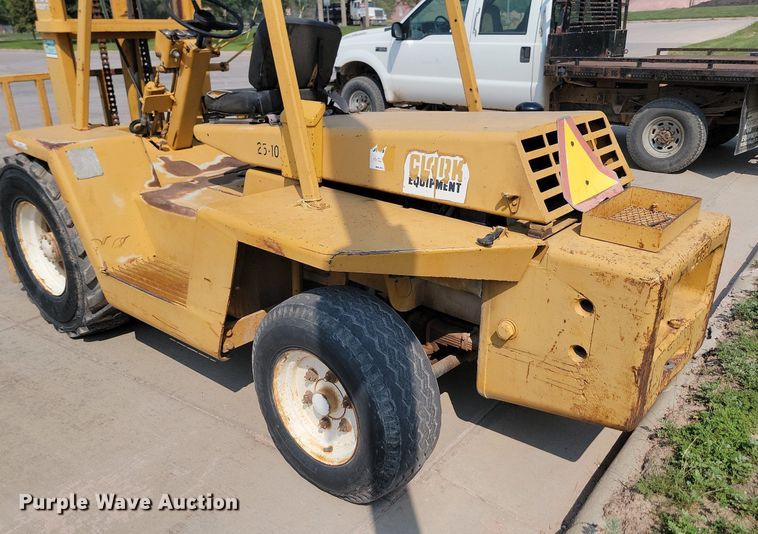 image for item LQ9254 Clark  forklift