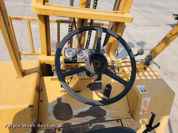 image for item LQ9254 Clark  forklift