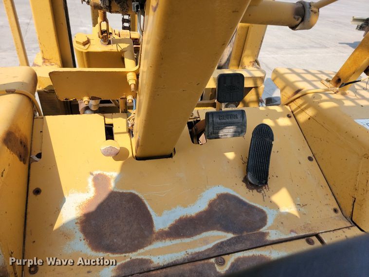 image for item LQ9254 Clark  forklift