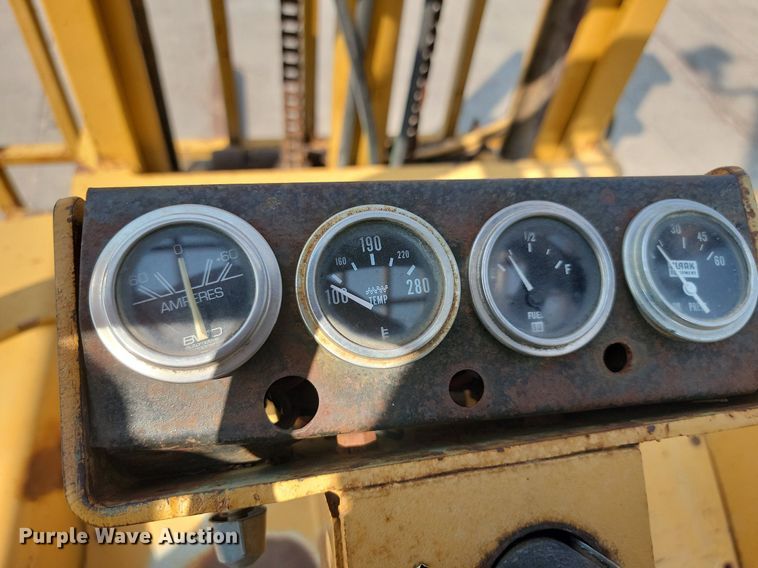 image for item LQ9254 Clark  forklift