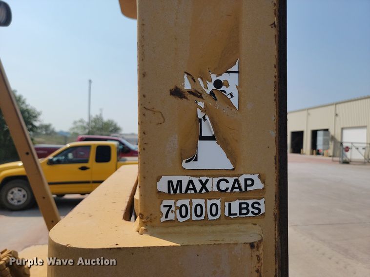 image for item LQ9254 Clark  forklift