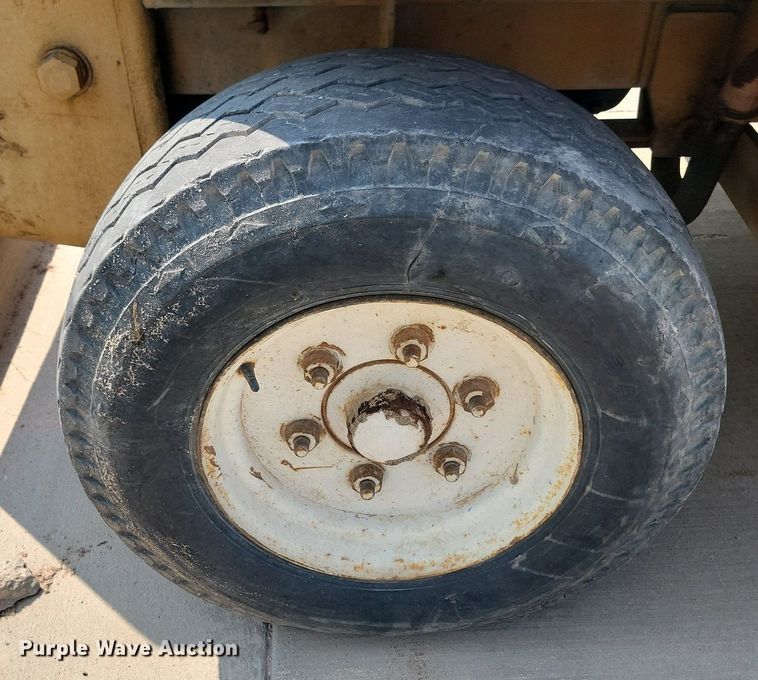 image for item LQ9254 Clark  forklift