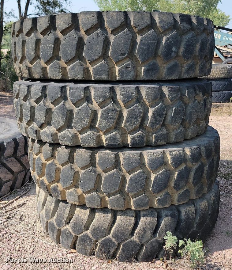 image for item LQ9255 (4) tires