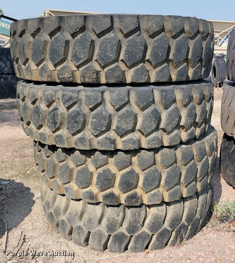 image for item LQ9255 (4) tires