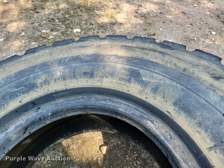 image for item LQ9255 (4) tires