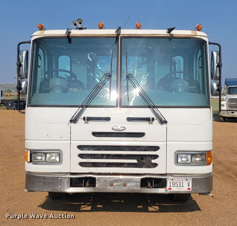 image for item LQ9256 2004 Sterling Condor  refuse truck